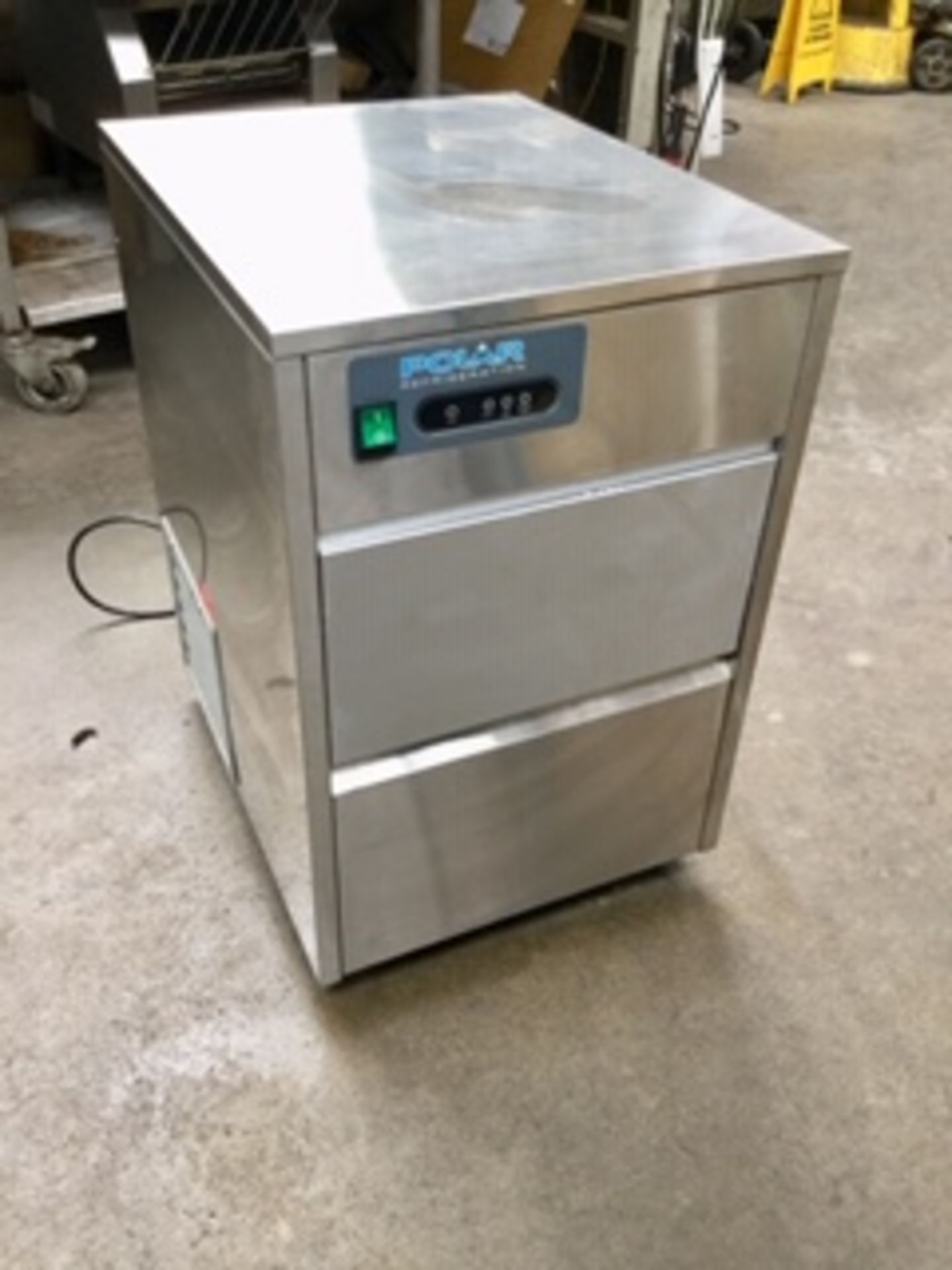 Polar Ice Machine – NO VAT