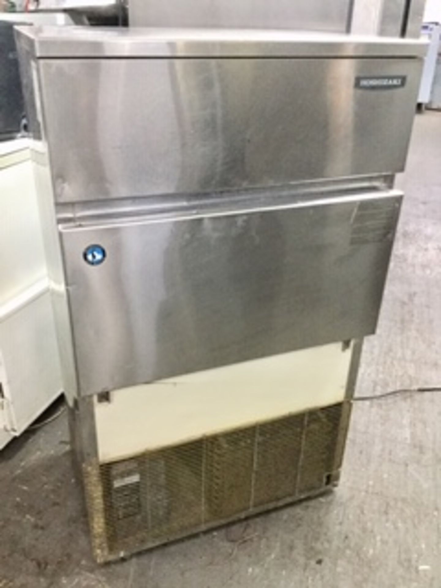 Hoshizaki 100kg Ice Machine – NO VAT