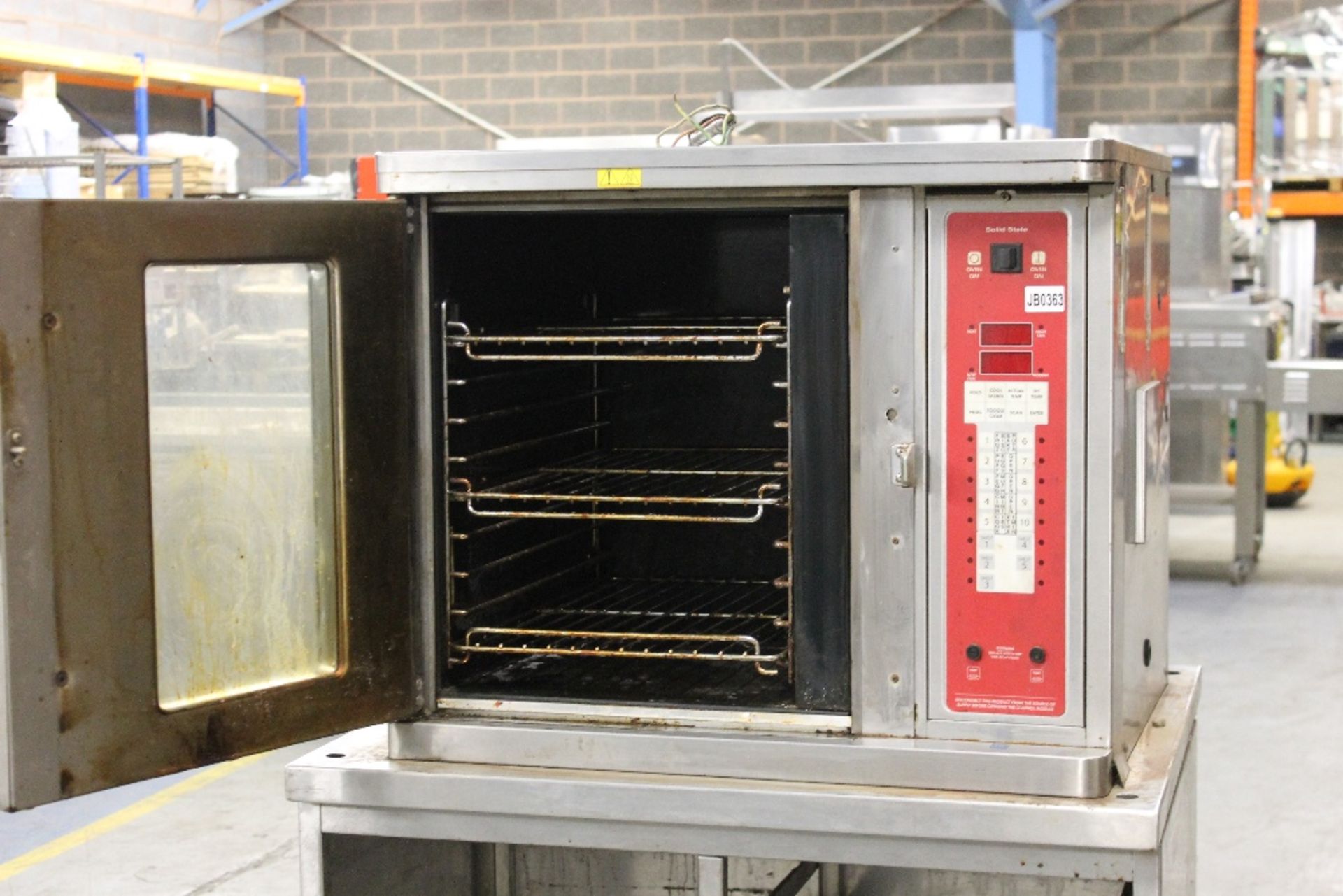 Blodgett Solid State Electric Convection Oven – on stand with under tray storage - Image 2 of 3