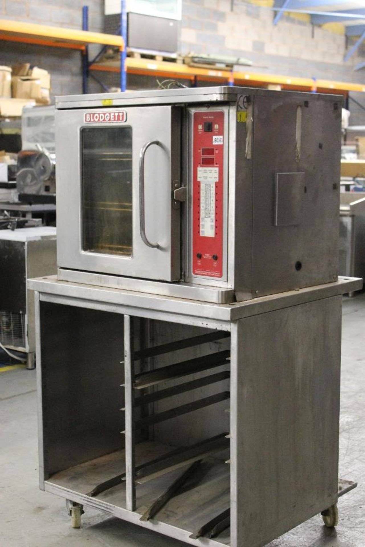 Blodgett Solid State Electric Convection Oven – on stand with under tray storage - Image 3 of 3