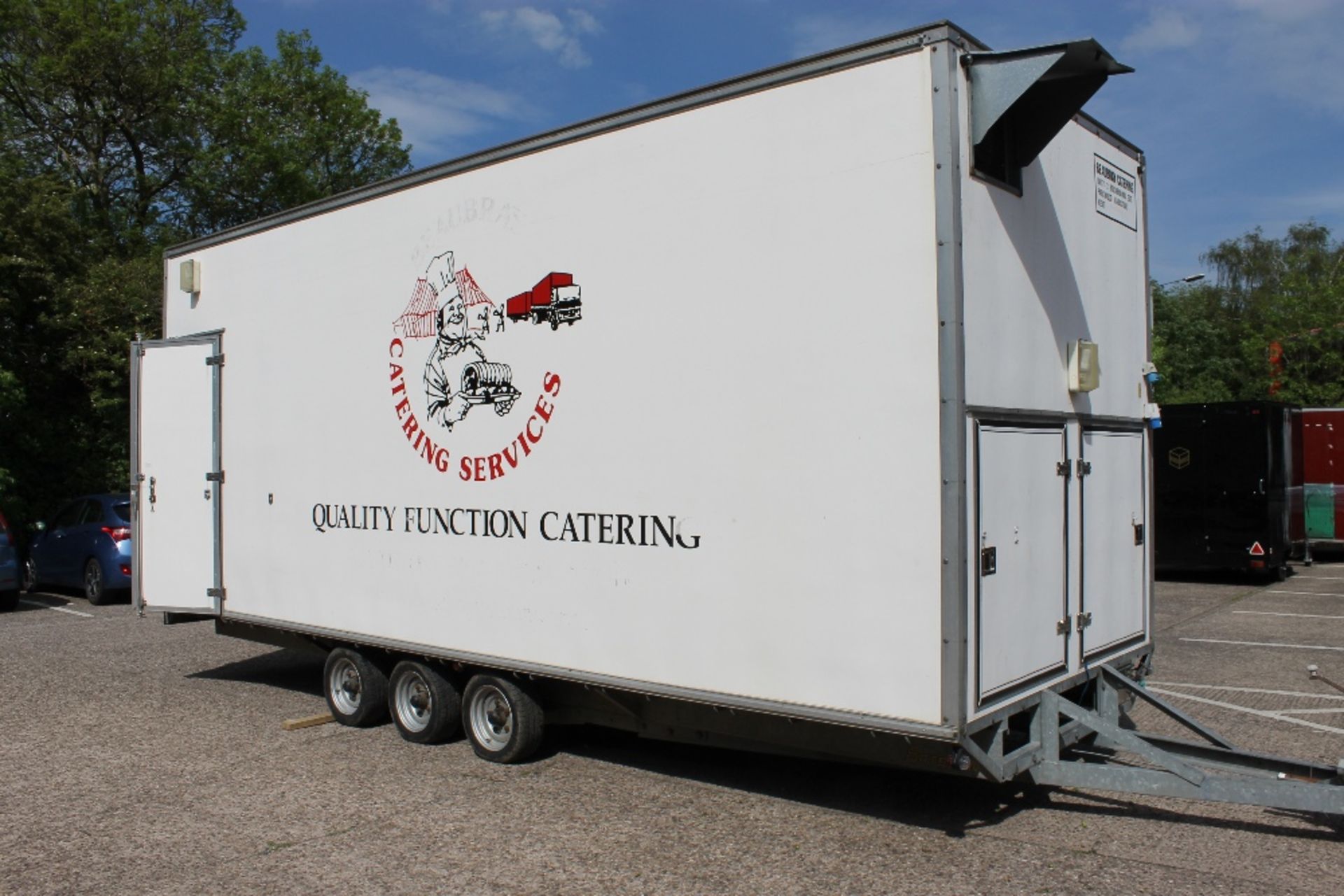 Catering Trailer 6.5 Meter – Tri Axle Trailer – NO VAT2 Personnel Doors & Barn Doors to the rearThis - Image 6 of 17