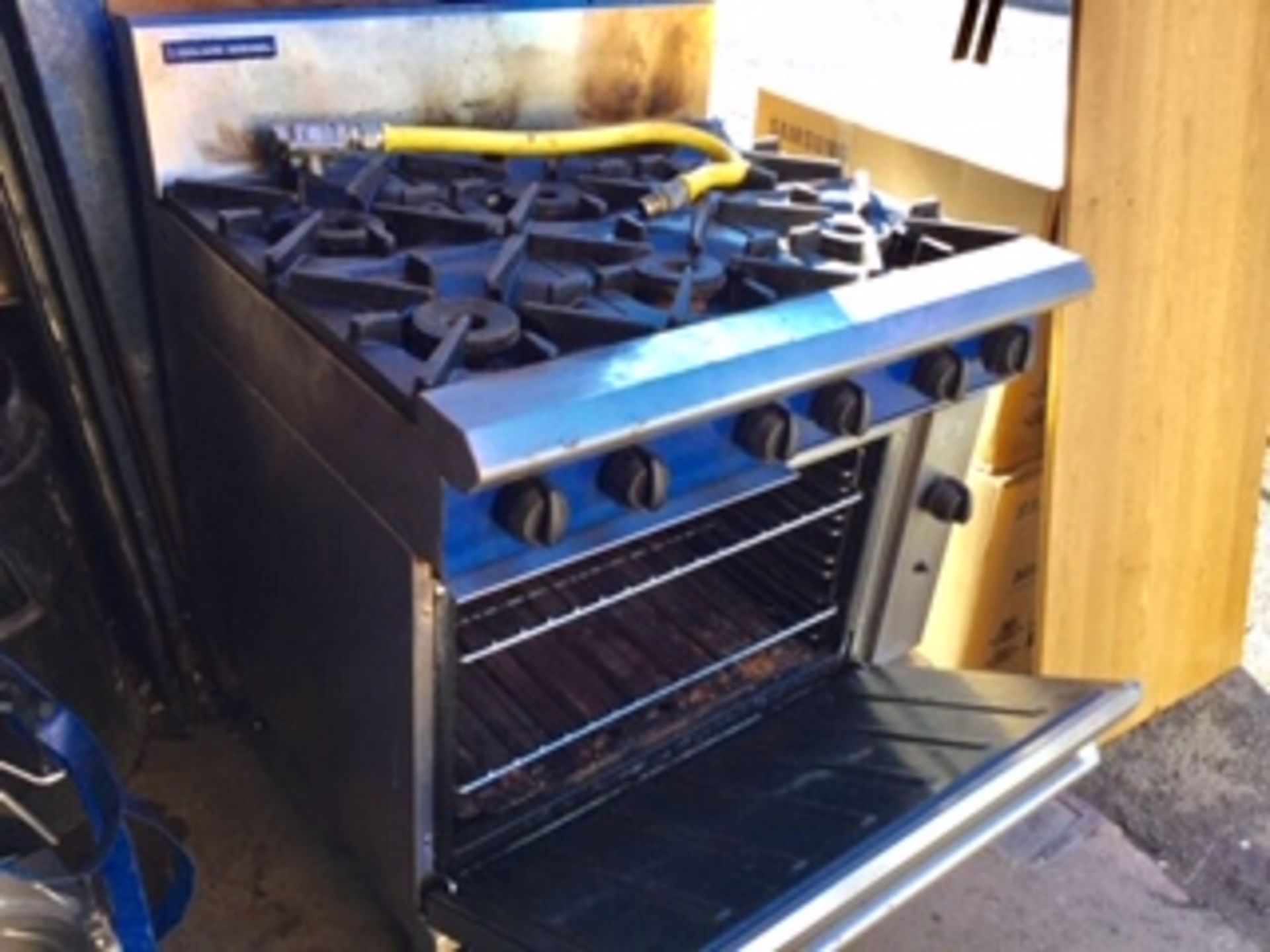 Blue Seal Six Burner Nat Gas Cooker + Oven – NO VAT - Image 2 of 2