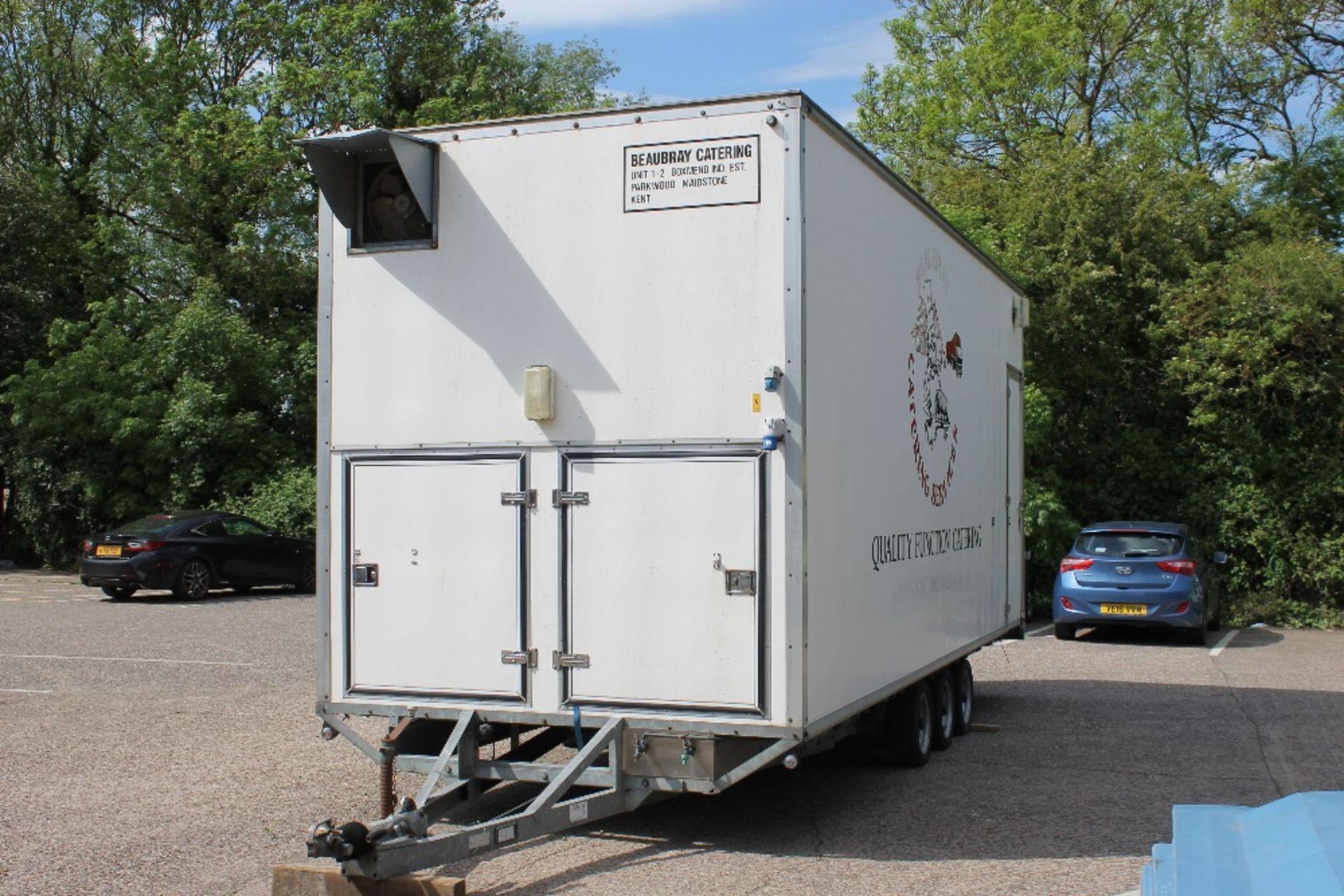 Catering Trailer 6.5 Meter – Tri Axle Trailer – NO VAT2 Personnel Doors & Barn Doors to the rearThis - Image 8 of 17