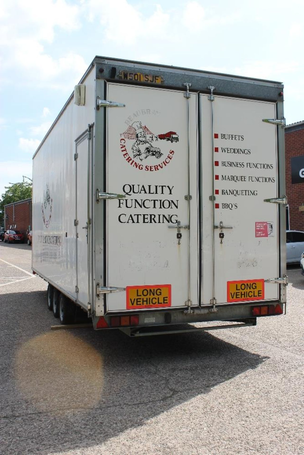 Catering Trailer 6.5 Meter – Tri Axle Trailer – NO VAT2 Personnel Doors & Barn Doors to the rearThis - Image 4 of 17