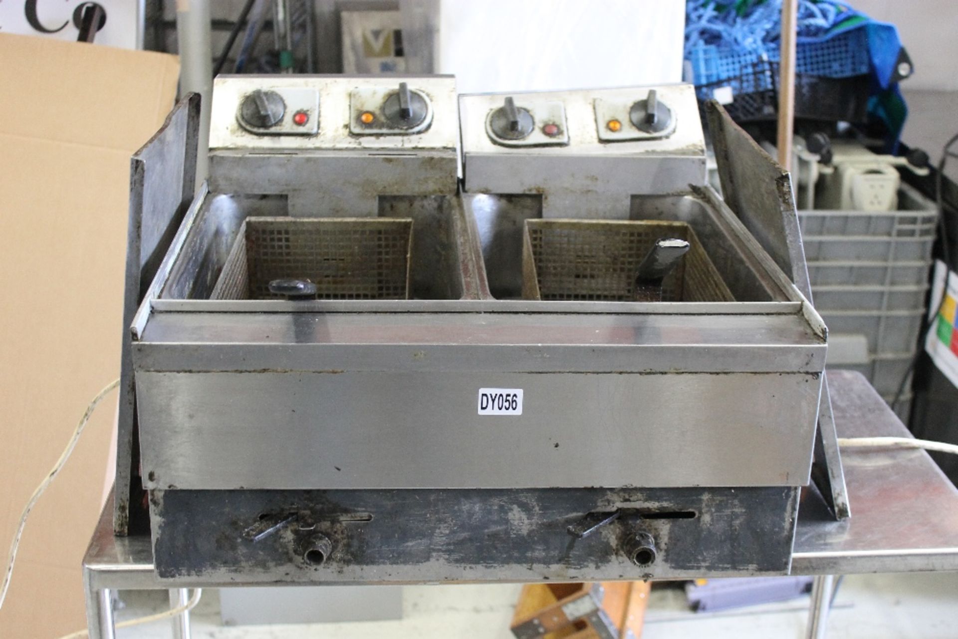 Lincat Twin tank Electric Fryer – with 2 Baskets – 1ph