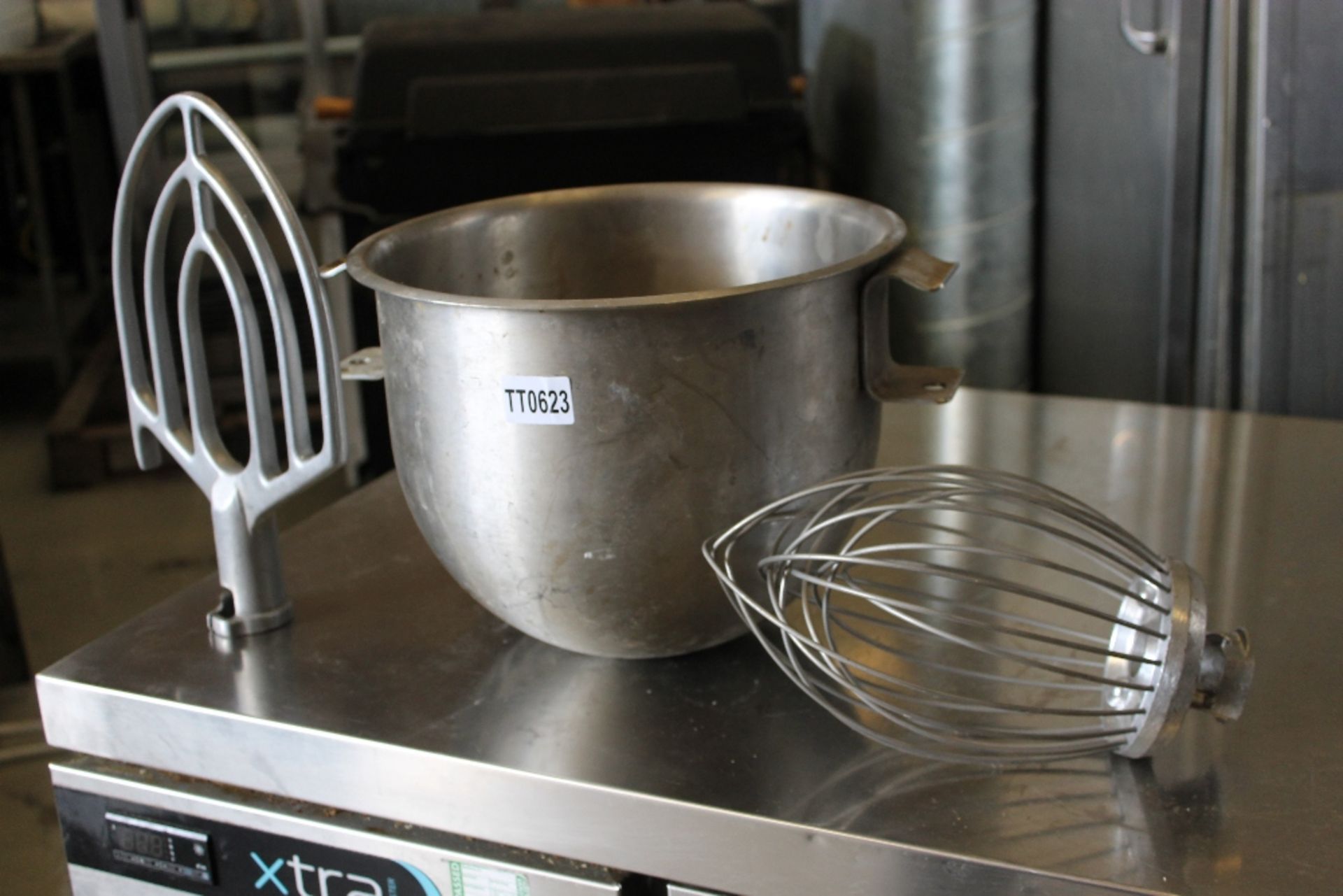 12Qrt Stainless Steel Mixer Bowls with Beater & Whisk - Image 2 of 2