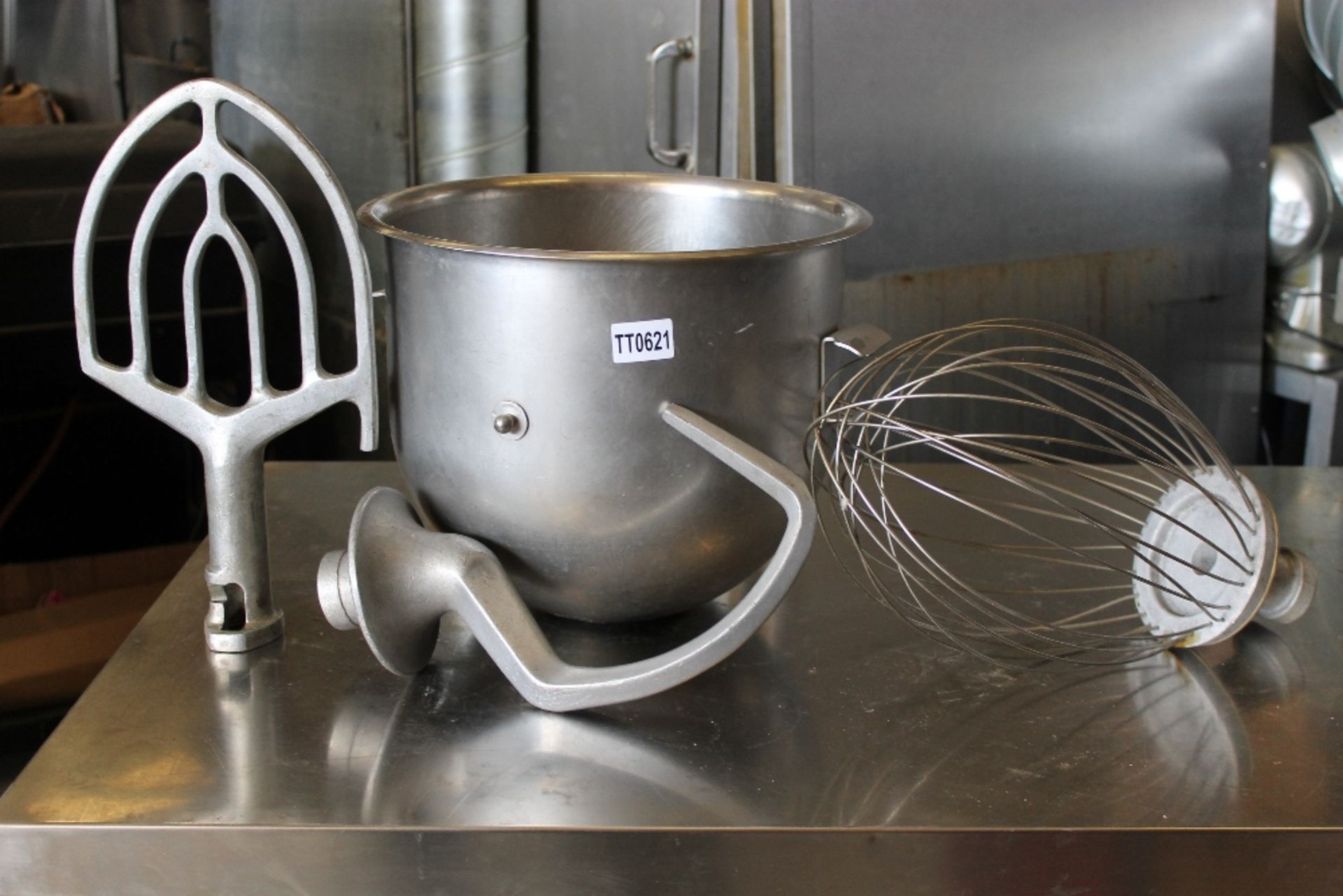 20 Qrt Stainless Steel Mixer Bowl with Beater, Whisk & Dough Hook