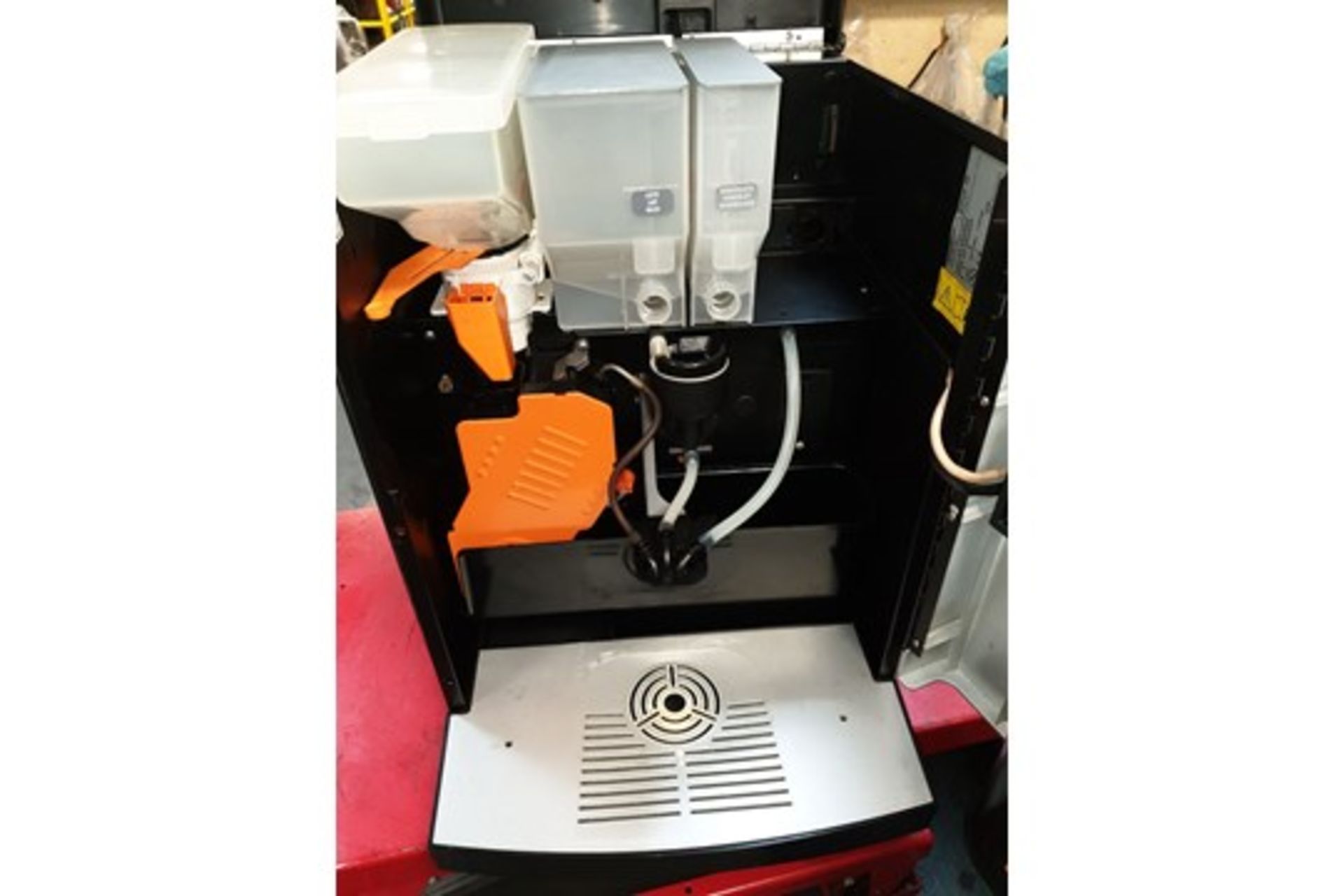 Rheavendors Cino XS Grande Bean to Cup Coffee & Chocolate Machine The Rheavendors Cino XS Grande is - Image 2 of 4