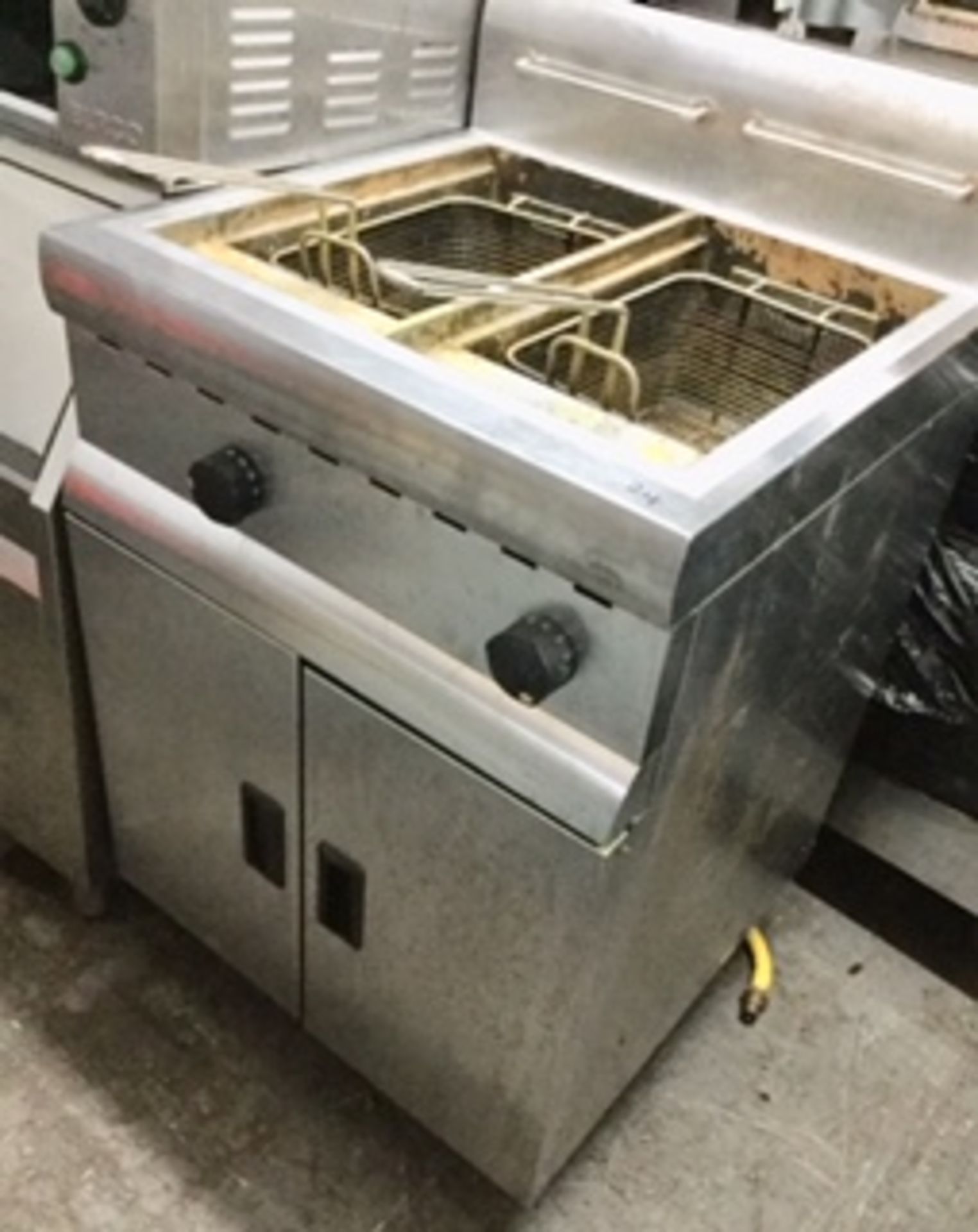 Lincat Twin Tank Double Basket Nat Gas Fryer – NO VAT