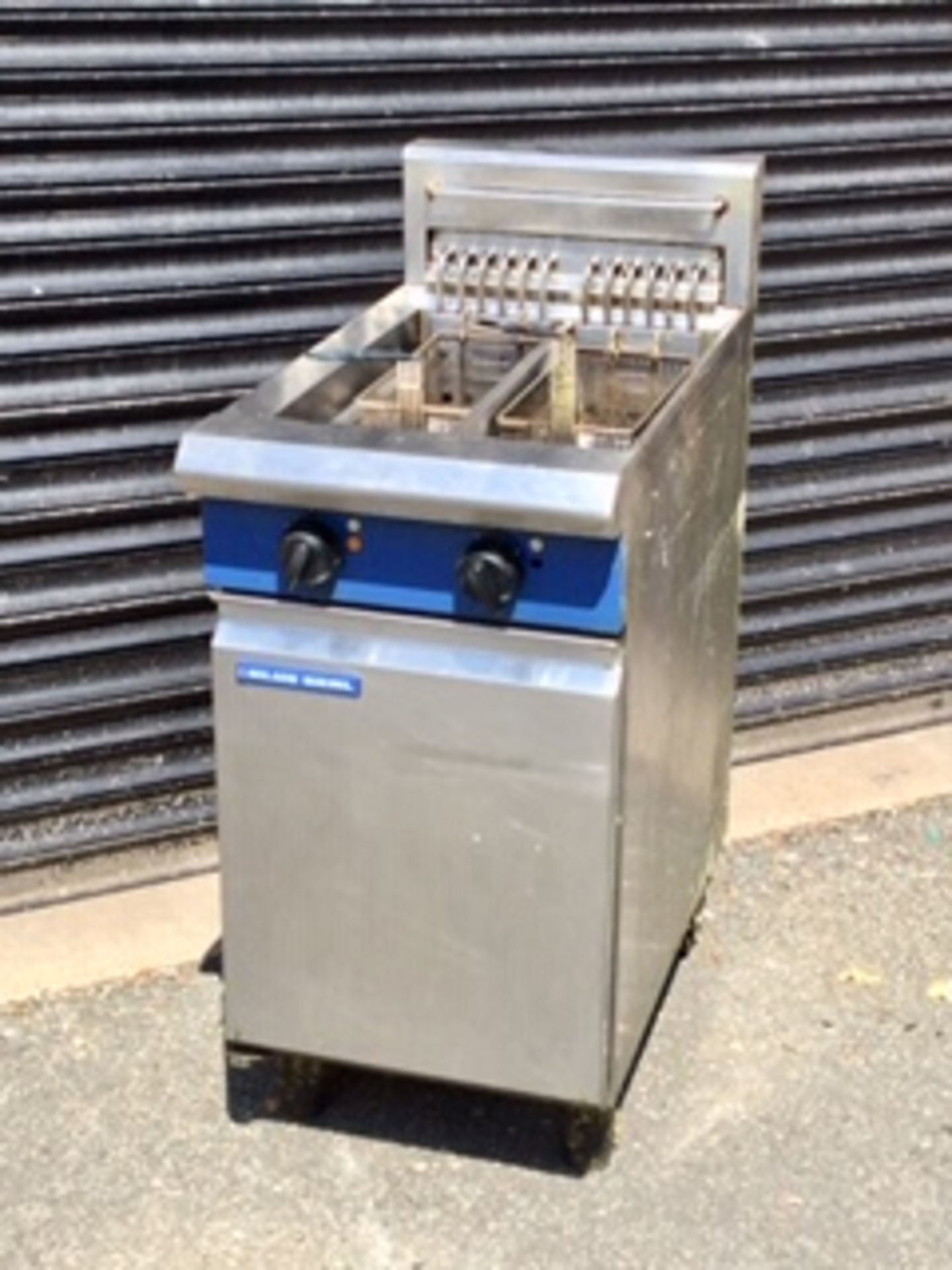 Blue Seal Twin Tank Electric Fryer – 3ph- 2 Baskets – NO VAT