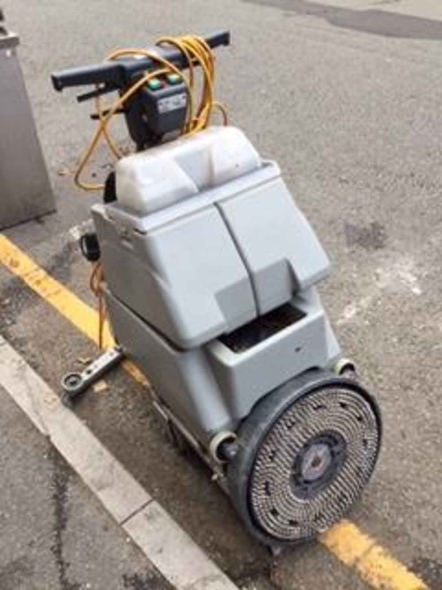 Industrial Floor Cleaning Machine – NO VAT