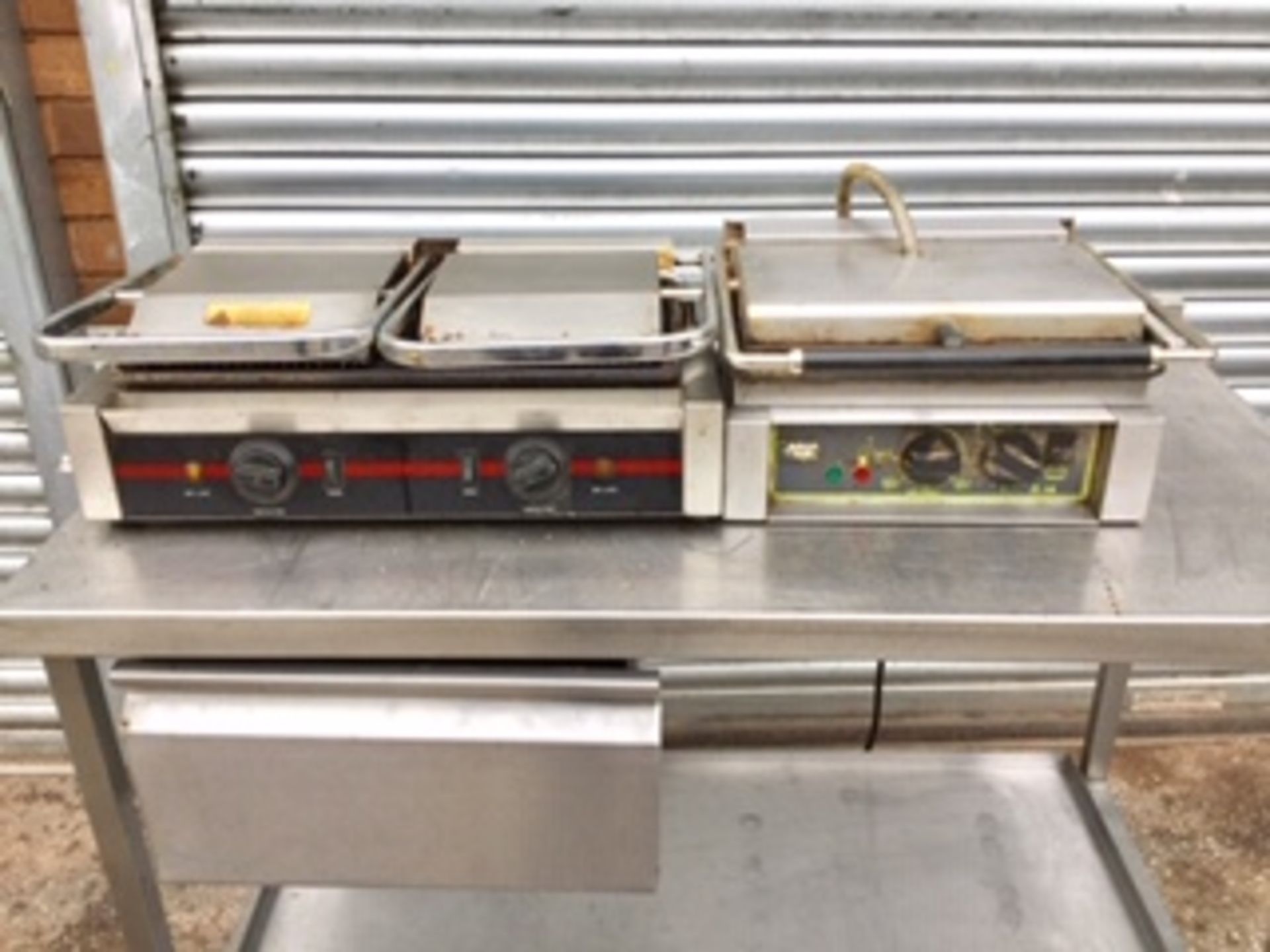 Mixed Lot – 1 x Double Panini Grill + 1 x Single Panini Grill -both 1ph – NO VAT