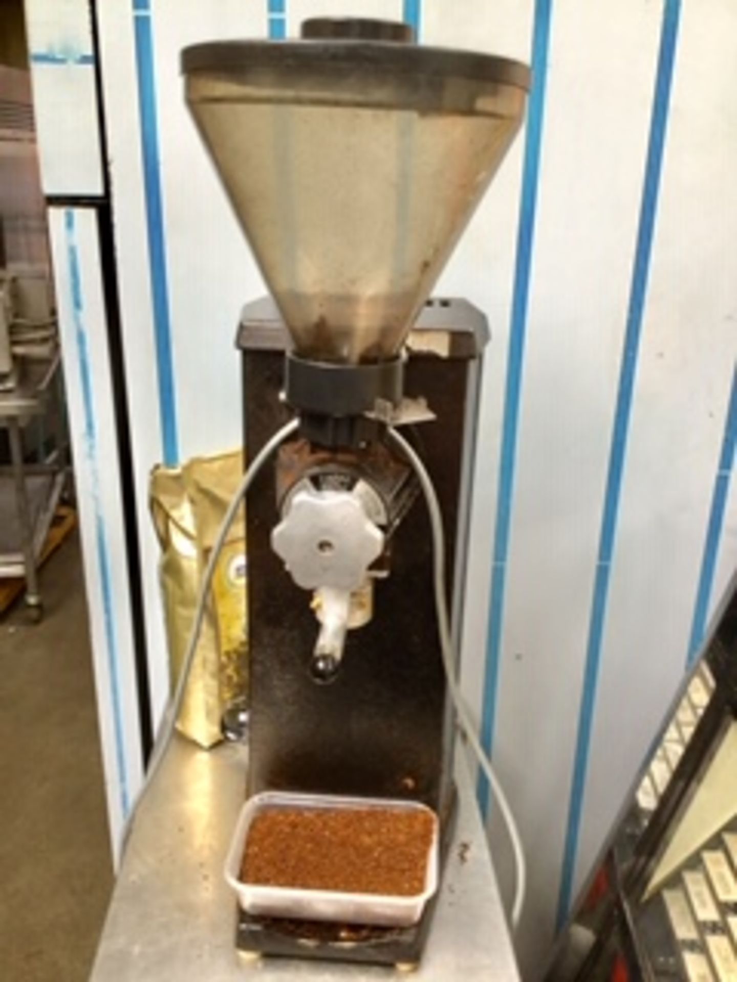 Santos Coffee Bean Grinder – excellent condition & Tested – RRP £900 – NO VAT - Image 3 of 3