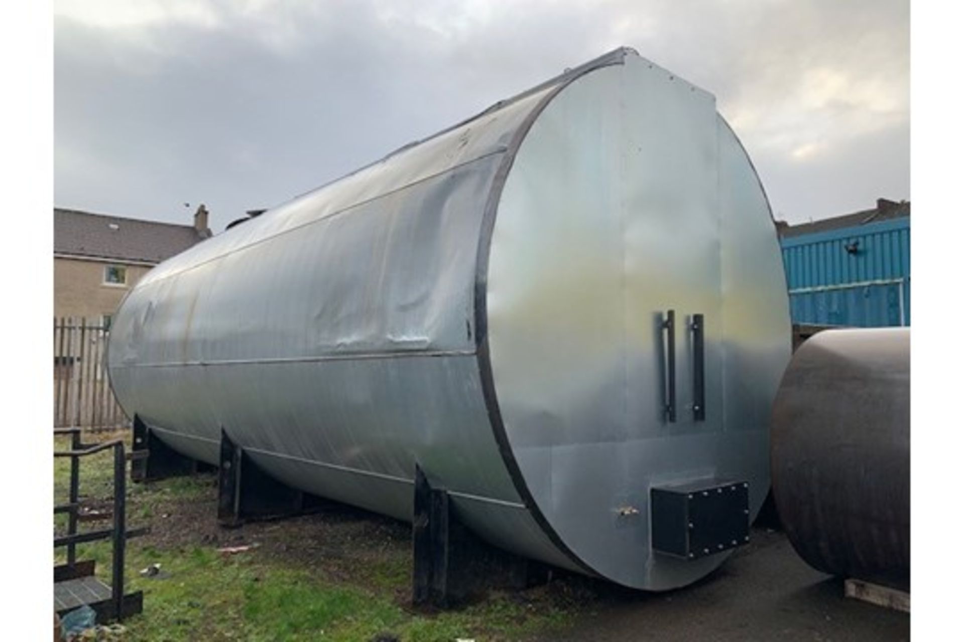 Horizontal Tank – Located in Glasgow - Buyer to liaise with seller regarding collection