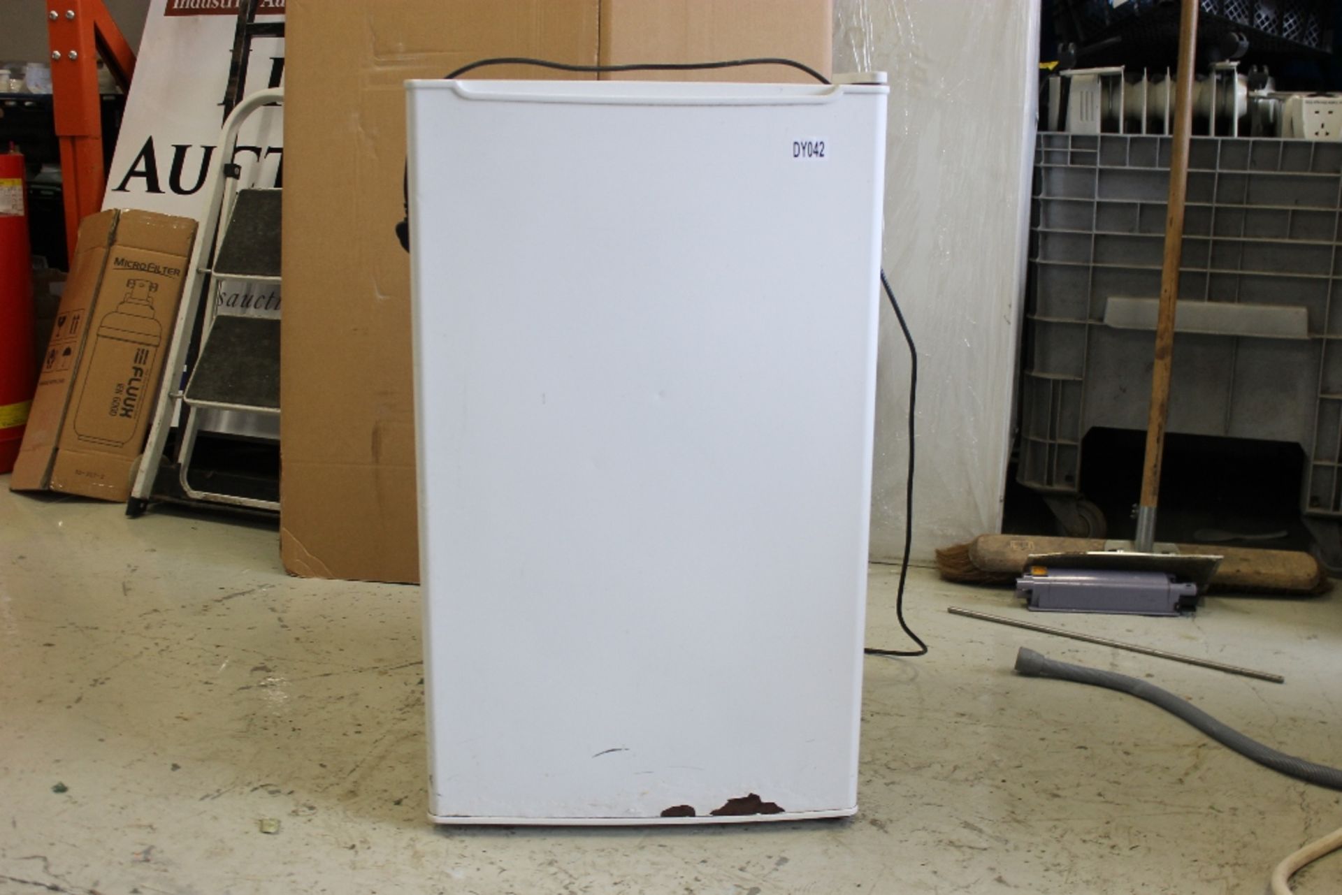 White Refrigerator – Model B-M FSG -H85cm x D50cm -1ph - wear to door bottom