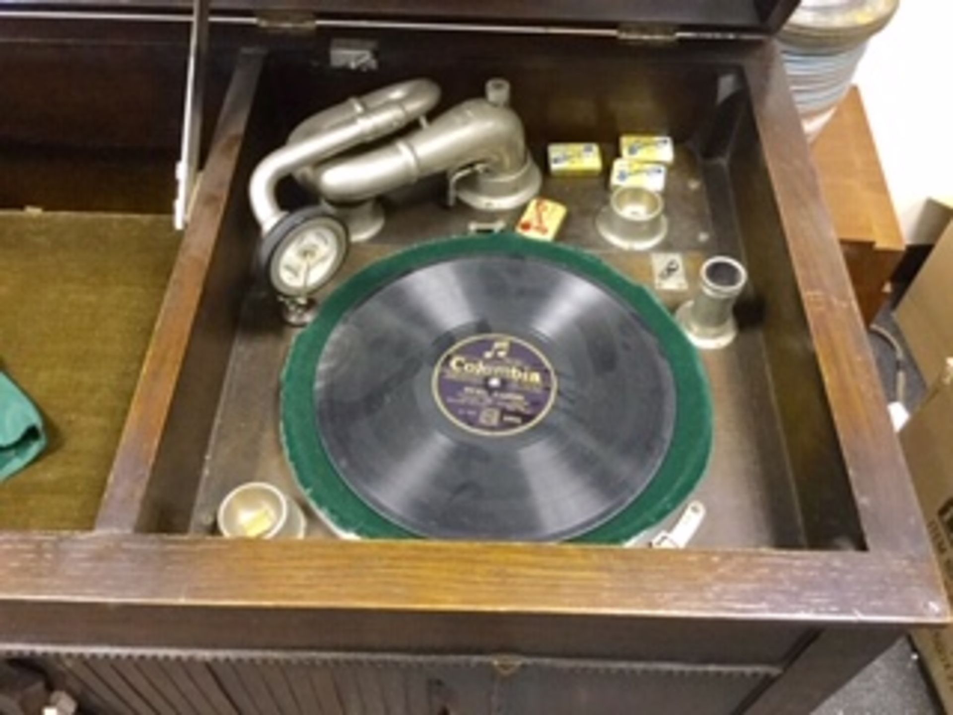 Vintage Record Player in traditional Wooden Case – NO VAT - Image 4 of 4