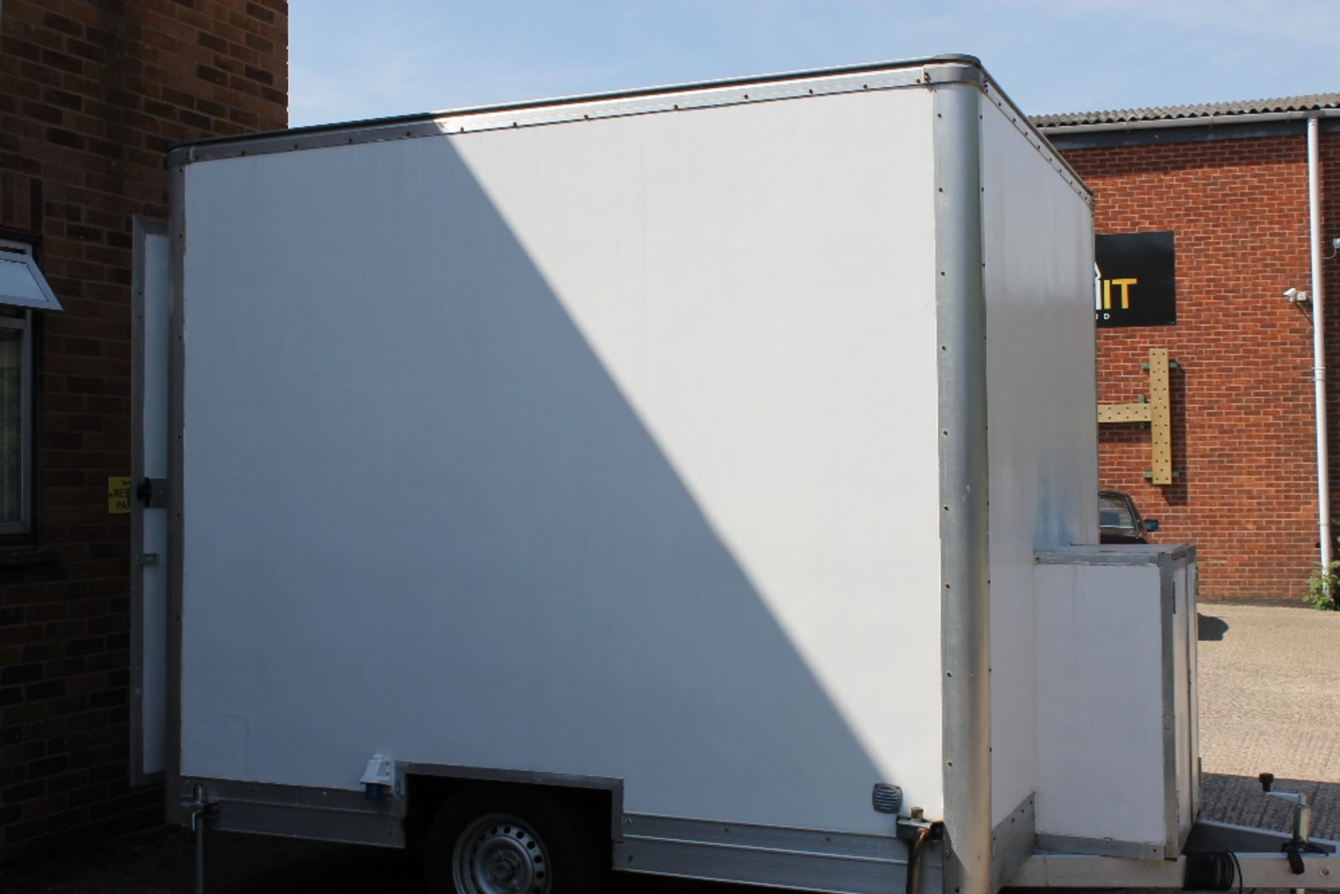 Catering Trailer – White 9ft x 7ft – NO VAT Completely refurbished & fitted out for trade - Image 6 of 9