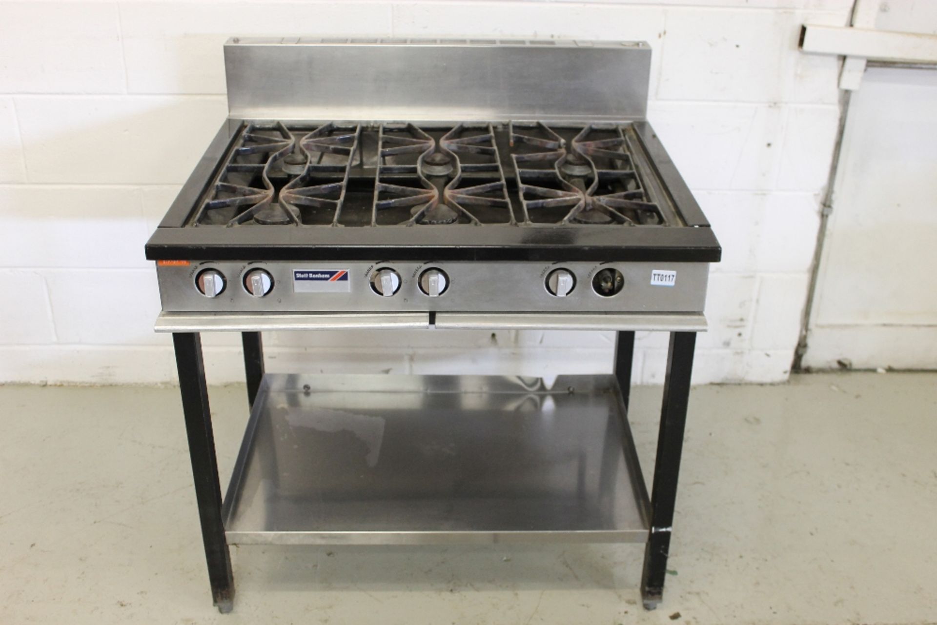 Stott Benham Six Burner Natural Gas Cooker with Under Shelf – Model 3ST568 -1 Top Plate broken