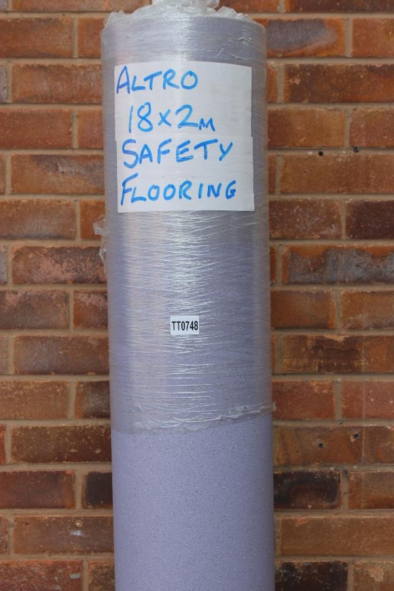 Altro Non Slip Safety Flooring – Light Grey – 18mx2m – NO VAT