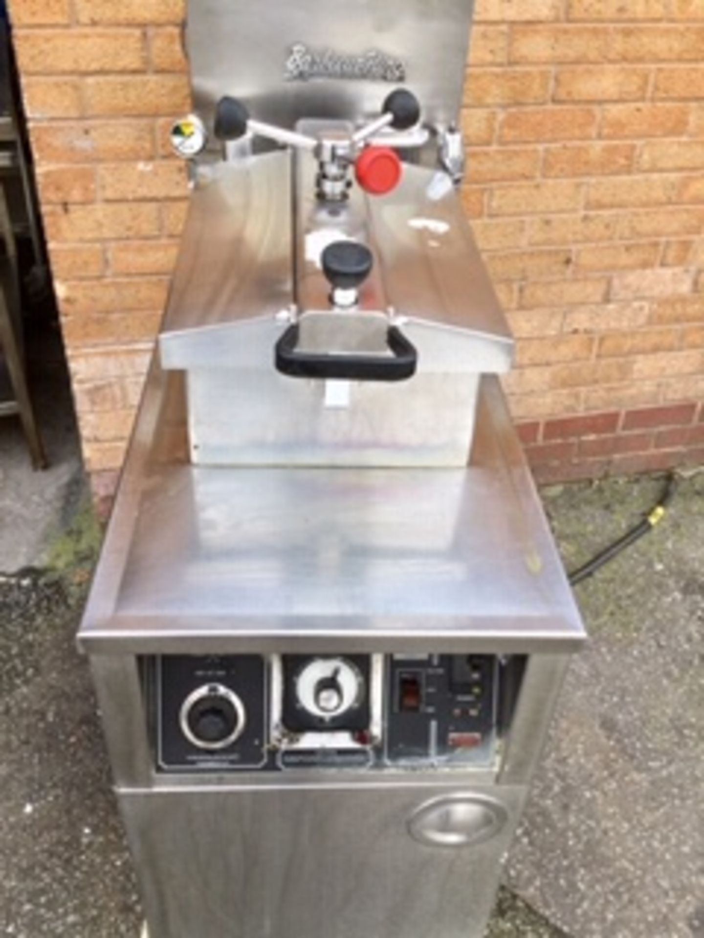 Barbecue King Chicken Pressure Fryer – Nat Gas – NO VAT