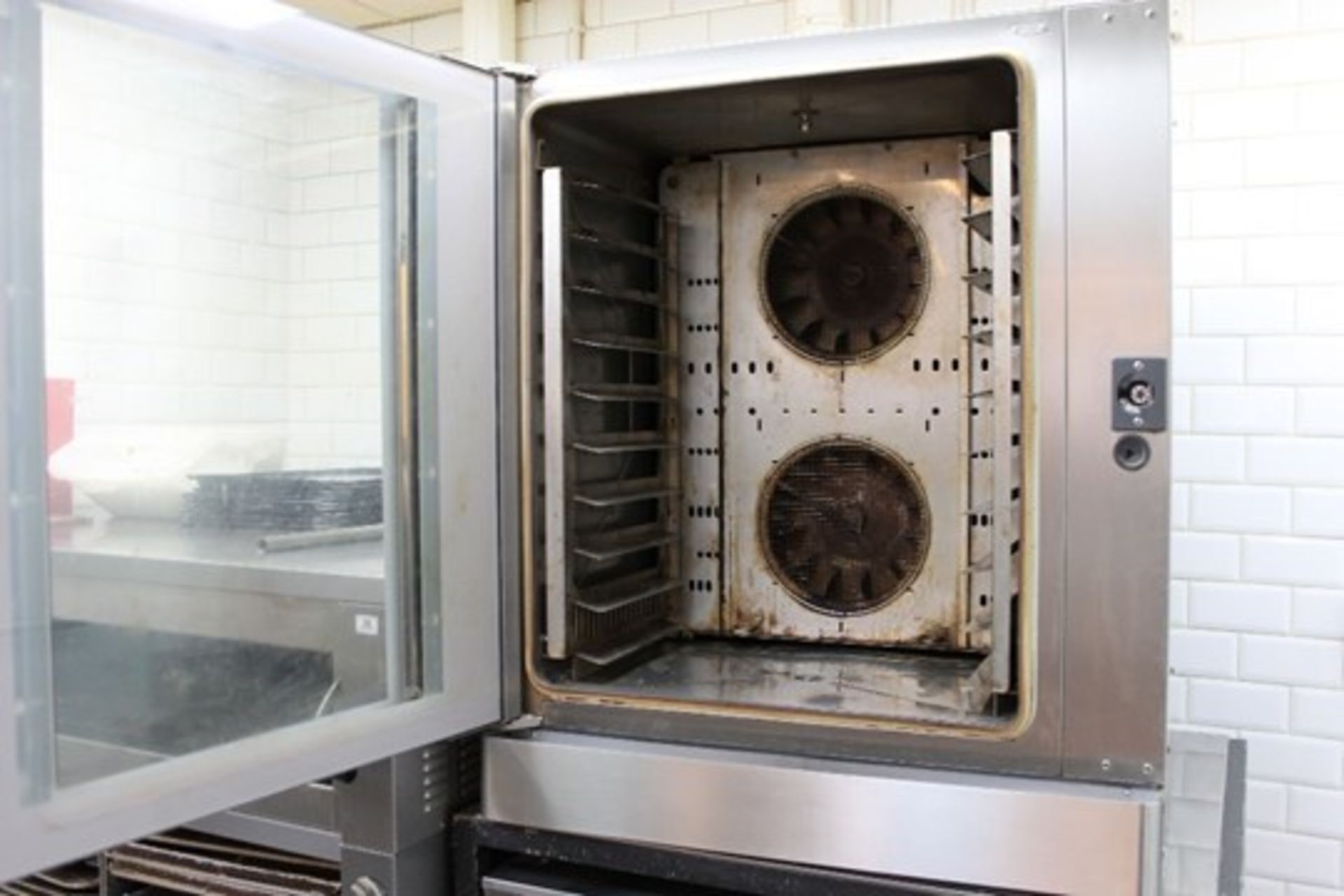 WIESHEU 10 Grid Electric Combi / Steam Oven – 3ph – Excellent “as new” condition This item only used - Image 2 of 2