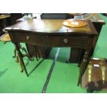 Leather top serpentine fronted lady's desk with 2 frieze drawers, 84cms x 77cms x 44.5cms.
