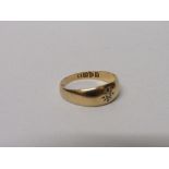 18ct gold and solitaire diamond band Size 0 wt 3.0g. Estimate £50-70