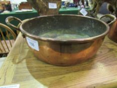 Copper preserving pan, 40cms diameter. Estimate £20-40.