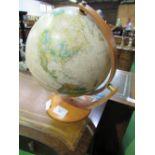 Electric light-up globe. Estimate £5-10.
