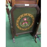 Green tapestry fire screen. Estimate £5-10.