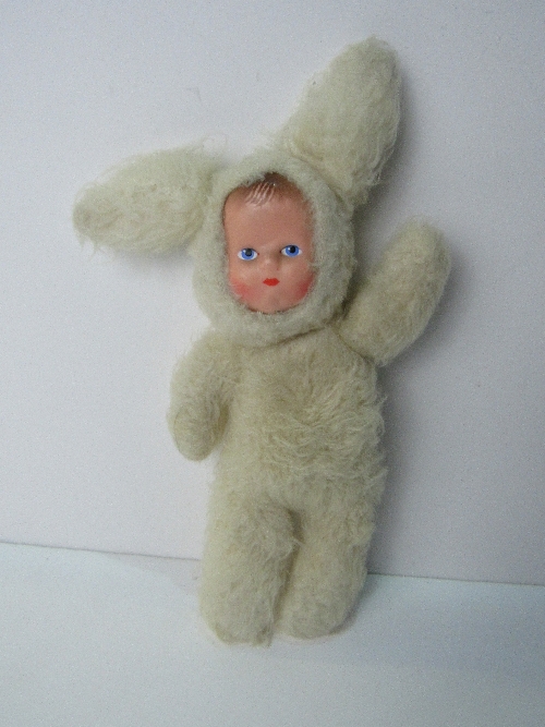 1950's Bunny doll. Estimate £10-20.