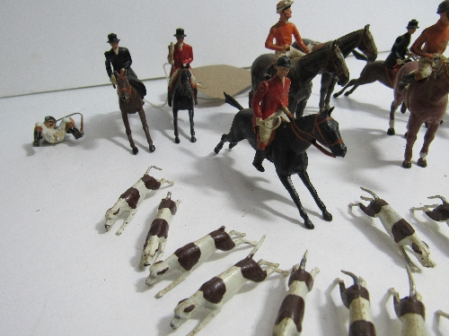 Qty of Britains Ltd metal hunting figurines. Estimate £30-50. - Image 2 of 2