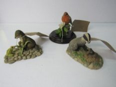 Country Artists Robin, a/f & Badger figurine & 1 other. Estimate £5-10.