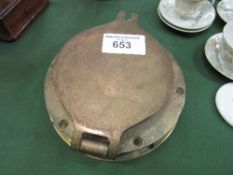 Brass port hole window. Estimate £10-20.