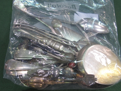 8 silver teaspoons, a pair of silver sugar tongs, canteen of bone handled fish knives & forks. - Image 4 of 4