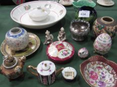 Qty of assorted china ware including Chinese. Estimate £5-10.