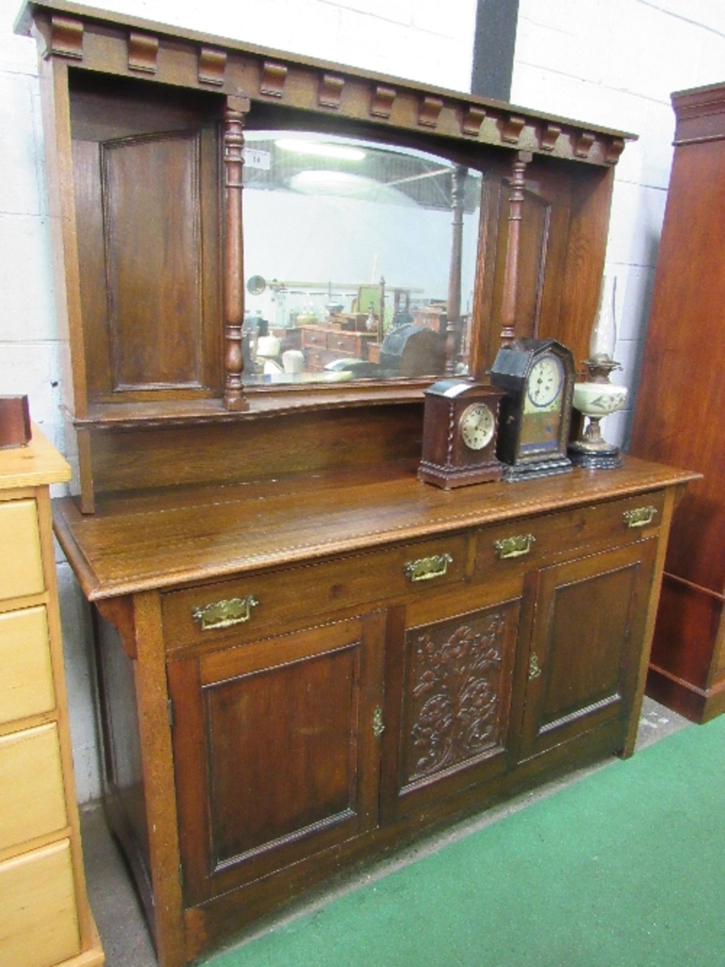 Large oak dresser with mirror back, 2 frieze drawers above a double cupboard, 168cms x 53cms x