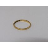 22ct gold band ring, size R 1/2, weight 2.2gms. Estimate £40-50.