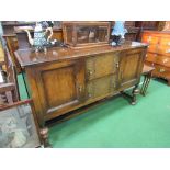 Large Victorian oak sideboard with 2 drawers flanked by 2 cupboards on bulbous legs & stretcher,