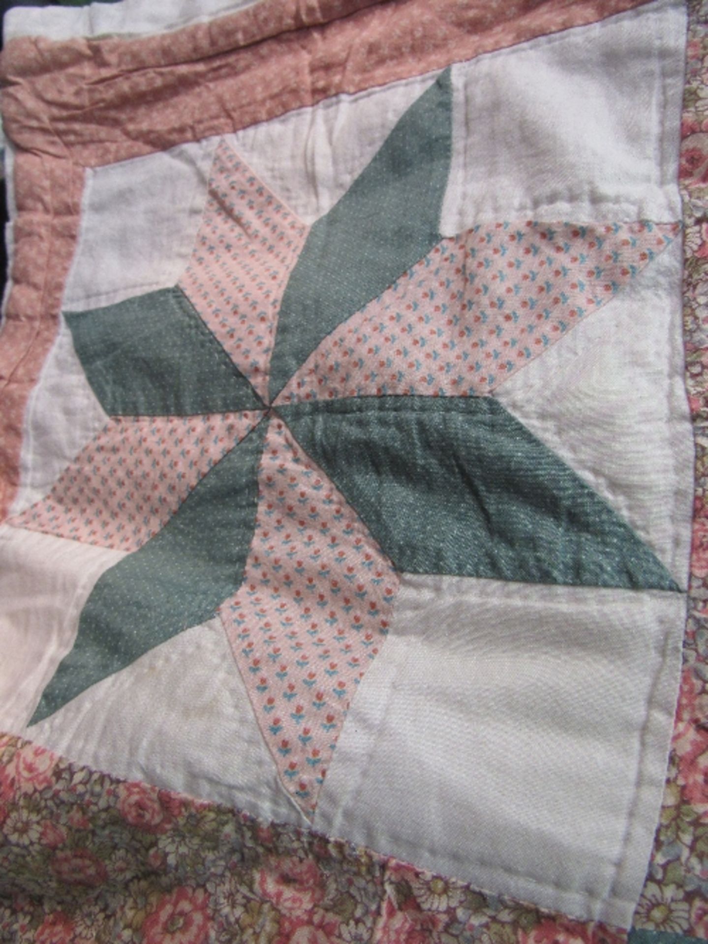 Double patchwork quilt & a qty of table linen - Image 2 of 2