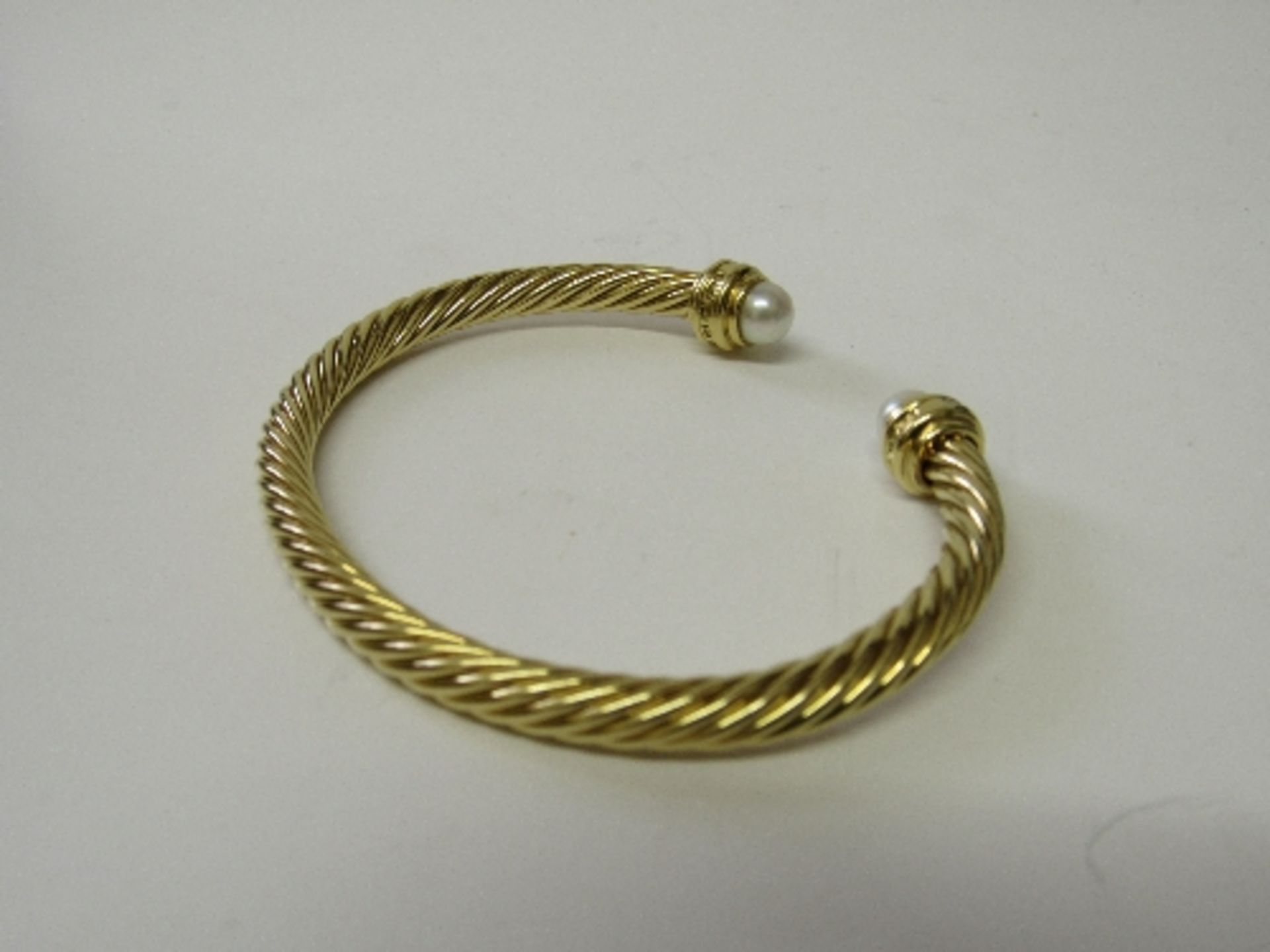 18ct yellow gold David Yurman Cable Classic bracelet with white cultured freshwater pearls & pave - Image 2 of 2