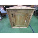 Antique pine corner wall cabinet. Estimate £50-60.