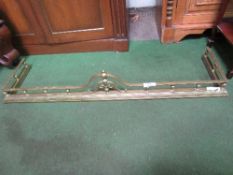 Brass fire fender. Estimate £10-15.