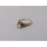 9ct gold solitaire ring, size P, weight 3.4gms