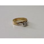 18ct gold solitaire diamond ring, wt 4.1gms, size L. Estimate £140-160.
