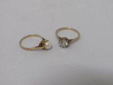 Silver gilt solitaire paste ring, size P & a 9ct gold solitaire pearl set ring, size N, total weight