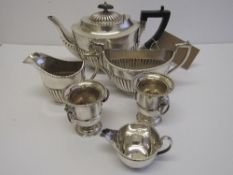 Silver plated fluted side tea set, 2 Viners silver plated small urns & silver plated small jug.