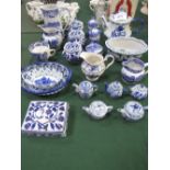 Large qty of blue & white chinaware including Spode. Estimate £20-40.