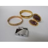 Ronson cigarette lighter, 2x 9ct gold plated bangles & a gold coloured pendant