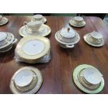 Minton 'Aragon' dinner service of 8 settings with gravy boat, meat plate & 2 tureens. Estimate £